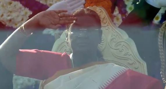 'राष्ट्रपति मुर्मू ने गणतंत्र दिवस पर कर्तव्य पथ पर राष्ट्रीय ध्वज फहराया | '